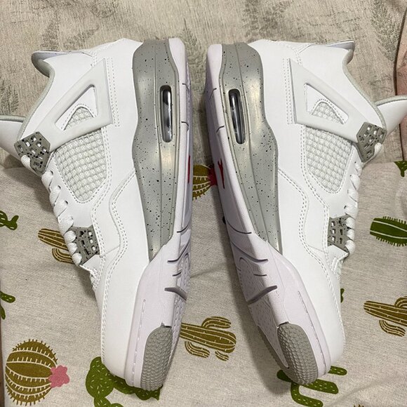 NFL Air Jordan 4 White Sneakers - Picture 4 of 8